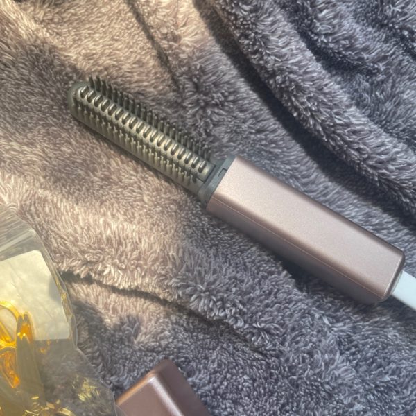 Buyer photo of the curler